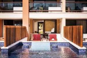 Bazén v ubytování Barceló Maya Caribe - All Inclusive nebo v jeho okolí