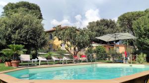 Swimming pool sa o malapit sa IV Casale Roma Country Villa