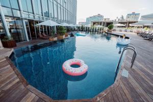 Sundlaugin á Radisson Blu Hotel Batumi eða í nágrenninu