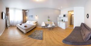 Χώρος καθιστικού στο Modern studio beside metro Yaroslava Mudroho, Universytet - Chernyshevska str 95-7