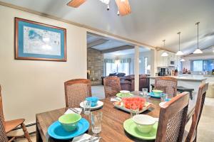 Gallery image of Roscommon Cabin with Fire Pit Walk to Higgins Lake! in Roscommon
