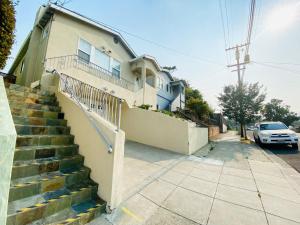 Imagen de la galería de Entire 3 bedroom house for 6 people Near SFO SF Bay Area Newly updated, en San Bruno