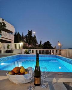 Bazén v ubytování Guesthouse Villa Paškal nebo v jeho okolí