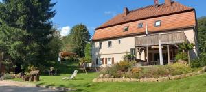 Das Gebäude in dem sich die Ferienwohnung befindet