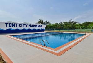 Praveg Tent City Narmada, Statue of Unity内部或周边的泳池