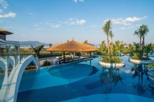 Бассейн в Liberty Fabay - Ultra All Inclusive или поблизости