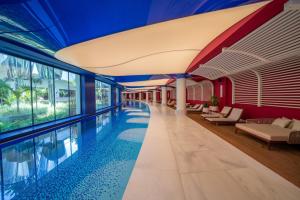 Бассейн в Liberty Fabay - Ultra All Inclusive или поблизости