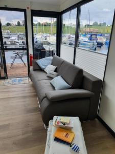 Posezení v ubytování Hausboot Casa di Lago