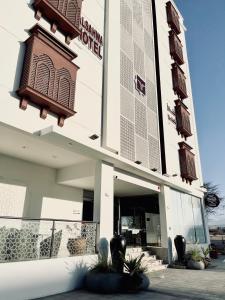 Bangunan di mana terletaknya hotel