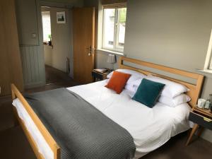 Letto o letti in una camera di The Cross Keys in Kippen