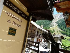 Nespecifikovaný výhled na hory nebo výhled na hory při pohledu z hotelu