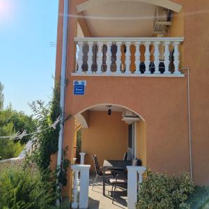 Balkón nebo terasa v ubytování Apartmani Anna