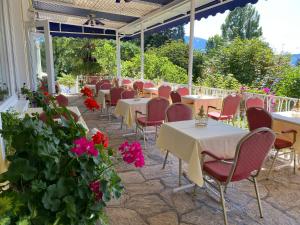 Jardín al aire libre en Hotel Nikolasch