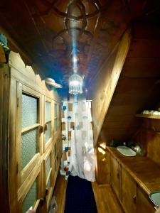 Gallery image of Green Paradise Houseboat - Centrally Heated in Srinagar