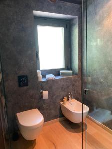 A bathroom at Casa Rural el Serrat de Baix