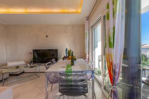 TV a/nebo společenská místnost v ubytování Apartment Rippl II
