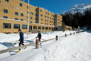 St. Moritz Youth Hostel durante el invierno