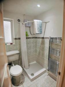 Et badeværelse på Rossnowlagh Creek Chalet No 5