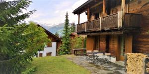 Gallery image of grosses Ferienhaus mit Sauna im Skigeb. Obersaxen in Obersaxen