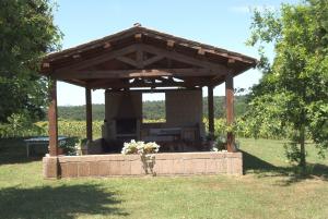 A garden outside La Spinetta