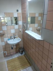 Ένα μπάνιο στο Pod Kasztanami Blanki +33 φωτογραφίες