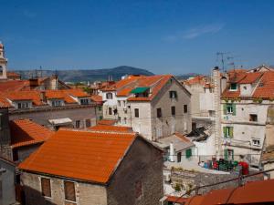Nespecifikovaný výhled na destinaci Split nebo výhled na město při pohledu z penzionu