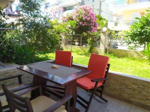Vonkajšia záhrada v ubytovaní Iro Apartments