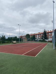 Coto Carcedo 부지 내 또는 인근에 있는 테니스 혹은 스쿼시 시설