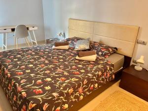 A bed or beds in a room at Calle la Cala, 2