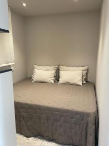 Posteľ alebo postele v izbe v ubytovaní APARTAMENTO 1ª LINEA DE MAR CAMBRILS VILAFORTUNY