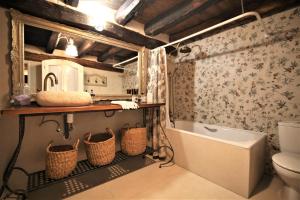 A bathroom at Wabisabi Townhouse