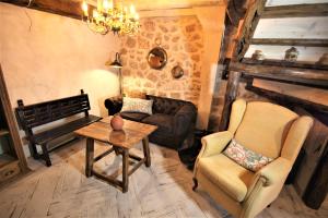 A seating area at Wabisabi Townhouse