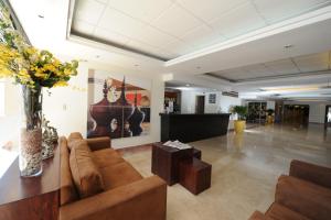 Lobbyn eller receptionsområdet på Imperio de Angeles Executive León by Real de Minas Business Class