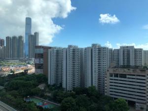 Pemandangan umum bagi Hong Kong atau pemandangan bandar yang diambil dari hotel
