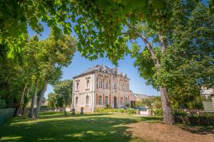 Gallery image of Appartement du Château de la Caillerie in Avoine +11 photos