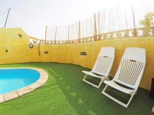 Bazén v ubytování Finca Noya con piscina privada nebo v jeho okolí
