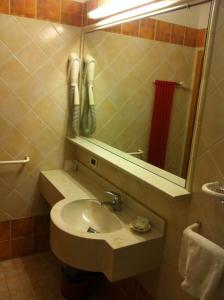 Vannituba majutusasutuses Piccolo Hotel Sciliar