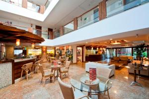 ห้องอาหารหรือที่รับประทานอาหารของ Pontalmar Praia Hotel