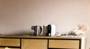Oprema za pripravo čaja oz. kave v nastanitvi Piazza Cavour - Lake view Apartment