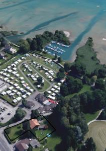 Fotografie z fotogalerie ubytování NEB-THUN LODGE`s Seehaus 1 Gwatt v destinaci Thun