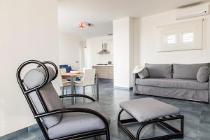 Część wypoczynkowa w obiekcie Fani Luxury Villas