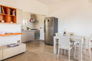 Kuchnia lub aneks kuchenny w obiekcie Fani Luxury Villas