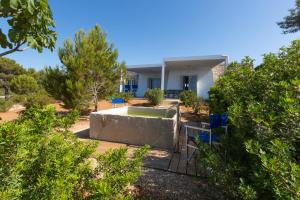 Ogród w obiekcie Fani Luxury Villas