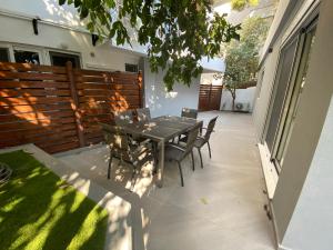 Patio nebo venkovní prostory v ubytování Fospitality Varkiza
