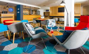 Χώρος καθιστικού στο Holiday Inn Express London-Hammersmith by IHG