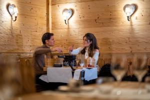 Επισκέπτες που μένουν στο Chalet RoyAlp Hôtel & Spa