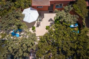 A bird's-eye view of Casa EleMar Villa with Private Yard