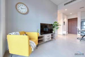Fotografie z fotogalerie ubytování Community Living 2BR Close to Emirates Golf Club, Golf Views A, Madinat Al Mataar by Deluxe Holiday Homes v Dubaji
