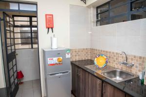 Köök või kööginurk majutusasutuses Westlands place 1 bedroom - Safari House, Sherry Homes