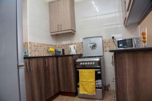 Köök või kööginurk majutusasutuses Westlands place 1 bedroom - Safari House, Sherry Homes